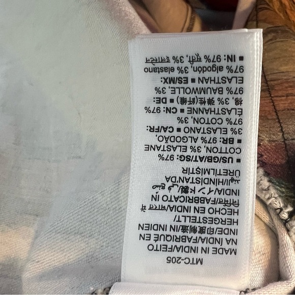 Making the Cut Award Winning Dress Southwestern Beachy Carnival - Picture 8 of 9